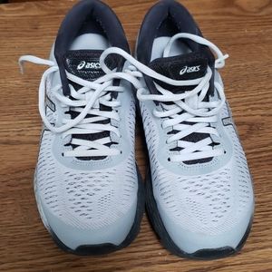 ASICS Gel Kayano 25 Women Size 6- Gray and Black